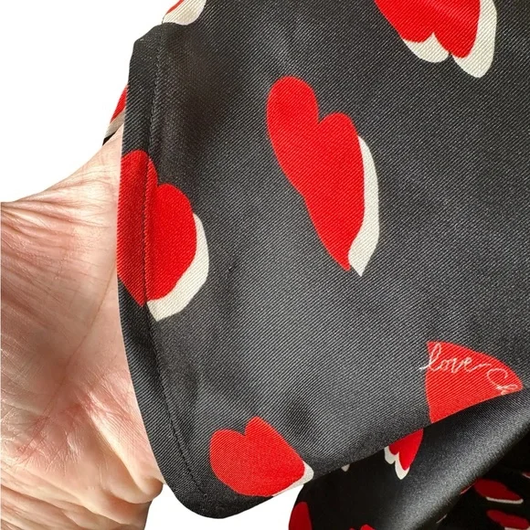 Chico’s Size 3 Heart Print Tunic Blouse Black Red Satin Size 16 Button Up - Picture 12 of 13